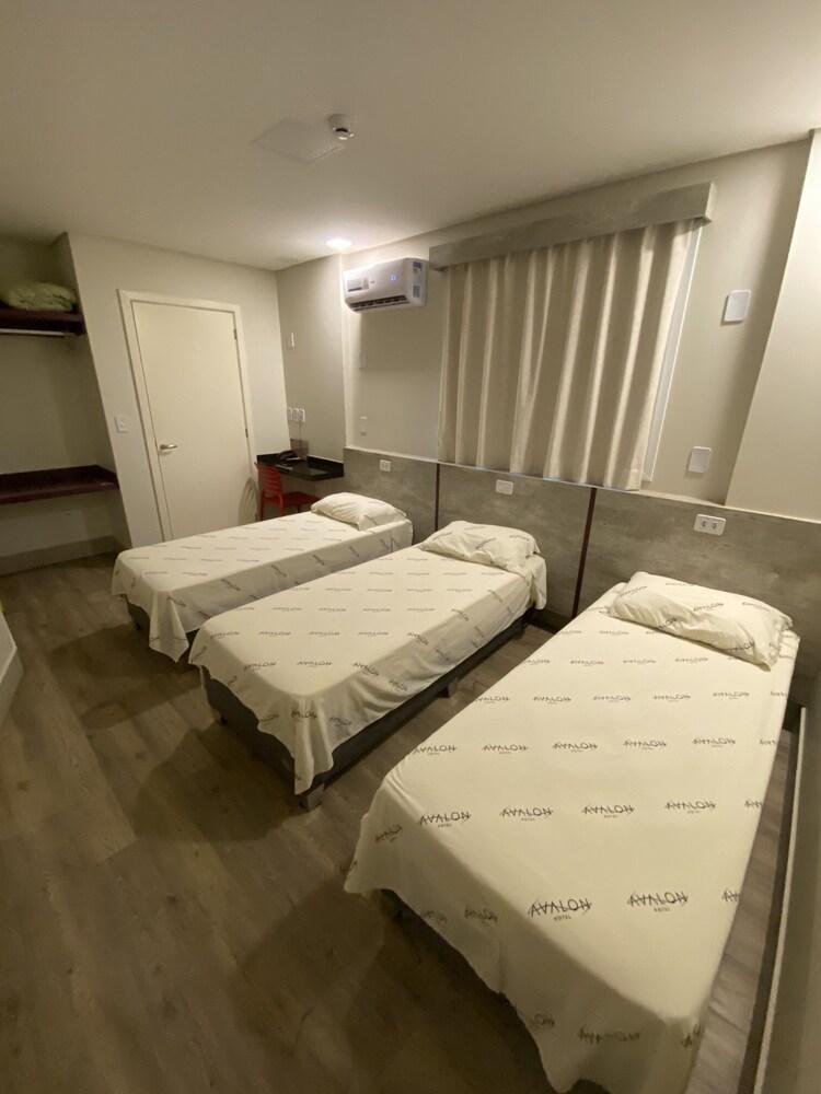 Hotel Avalon Maringa Economico Eksteriør bilde